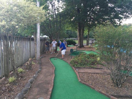 Mountain Mini Golf