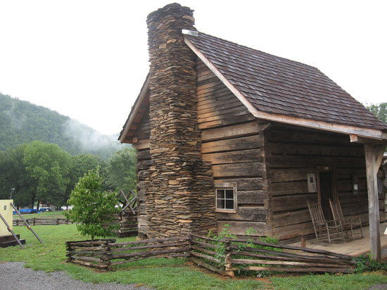 Great Smoky Mountain Heritage Center